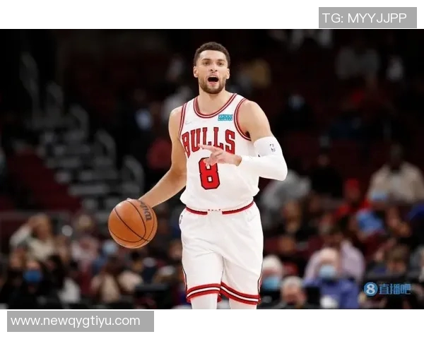 感恩节期间埃奇库姆社媒直播训练展现球员拼搏精神 感恩节期间埃奇库姆社媒直播训练展现球员拼搏精神