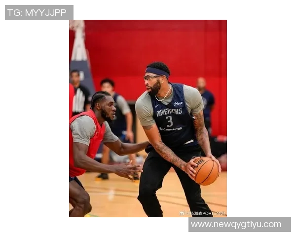 独行侠训练照曝光弗拉格与安东尼戴维斯展开激烈对抗 独行侠训练照曝光弗拉格与安东尼戴维斯展开激烈对抗