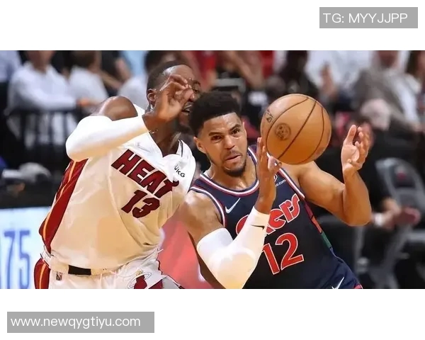 埃奇库姆与马克西联手74分创揭幕战新纪录仅次于哈登伍德组合